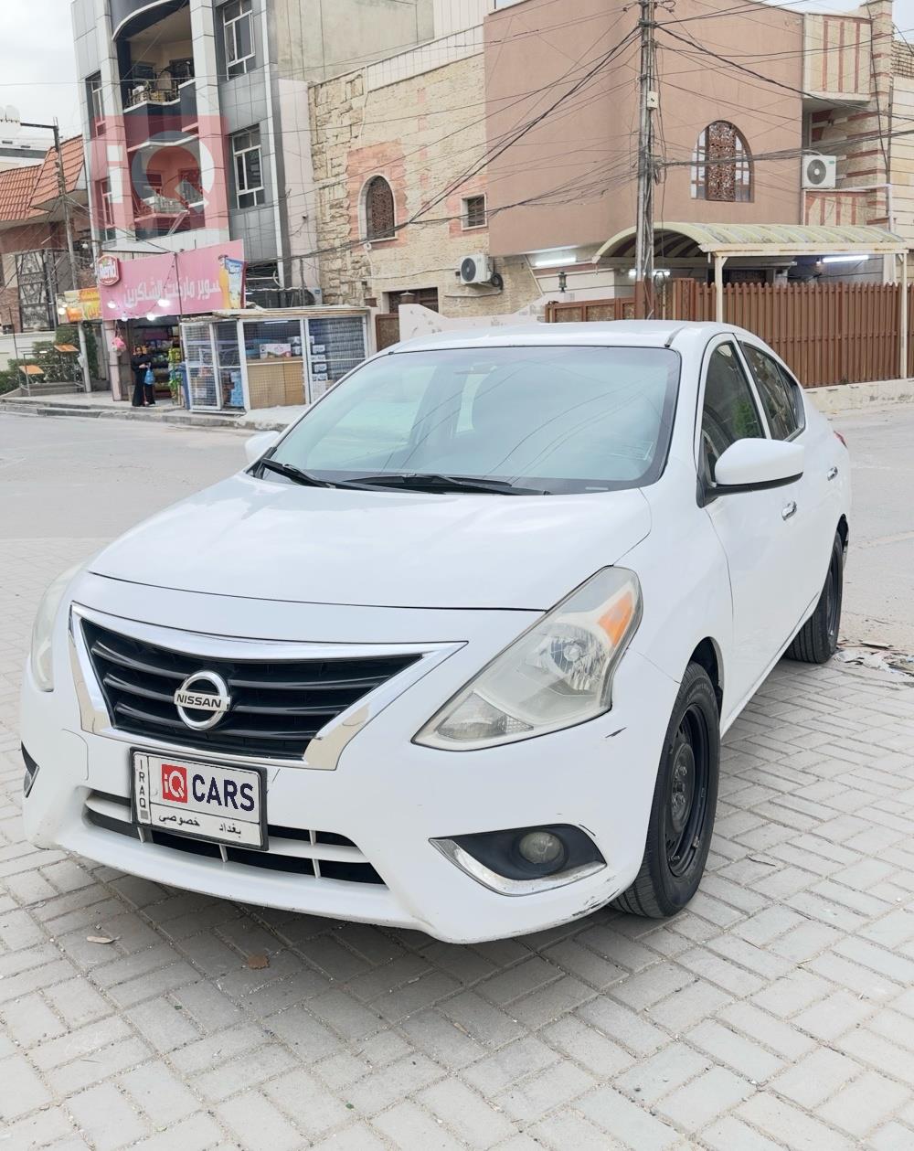 نيسان فيرسا